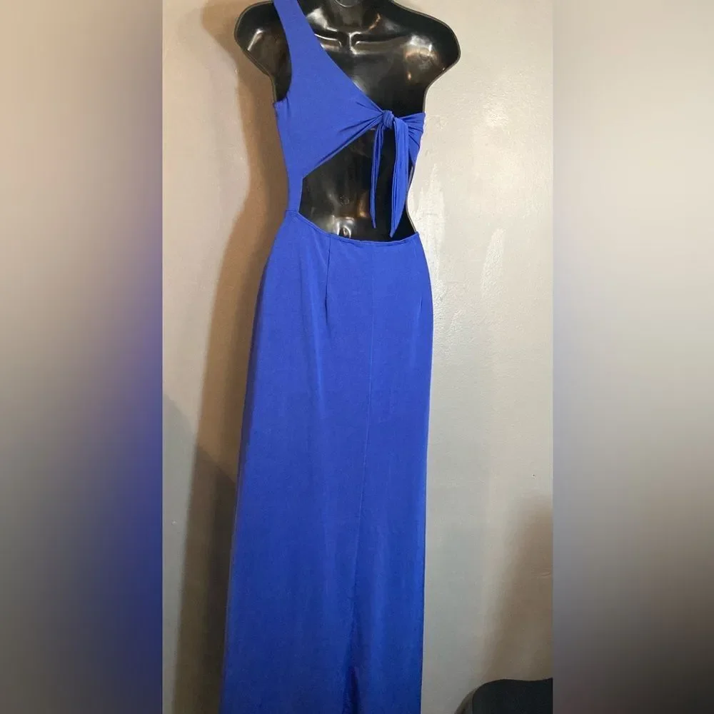 Lucy in the Sky one shoulder blue formal dress - Picture 2 of 9